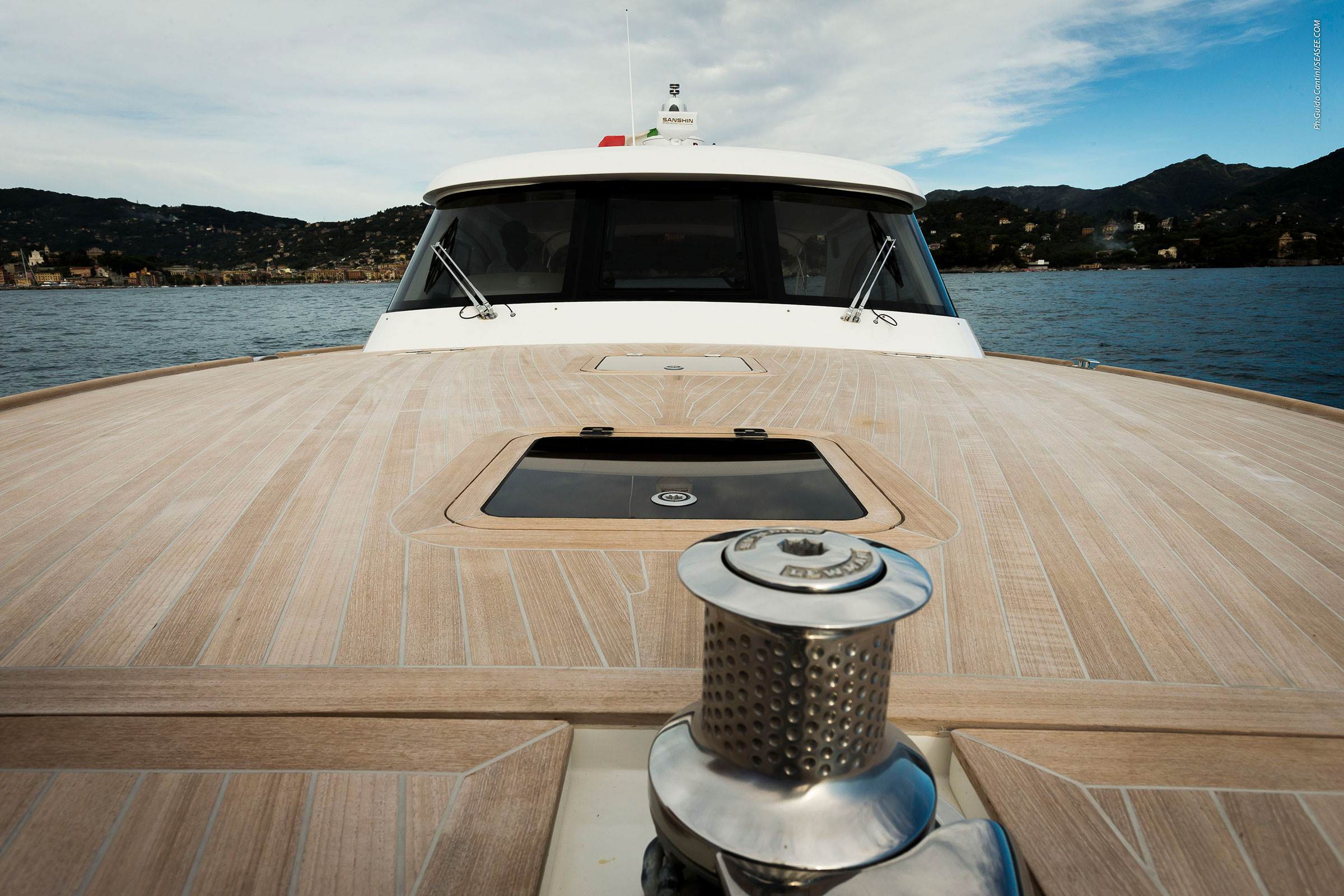 Toy 47 Tender ponte di prua Toy marine 47 Tender particolare del ponte di prua