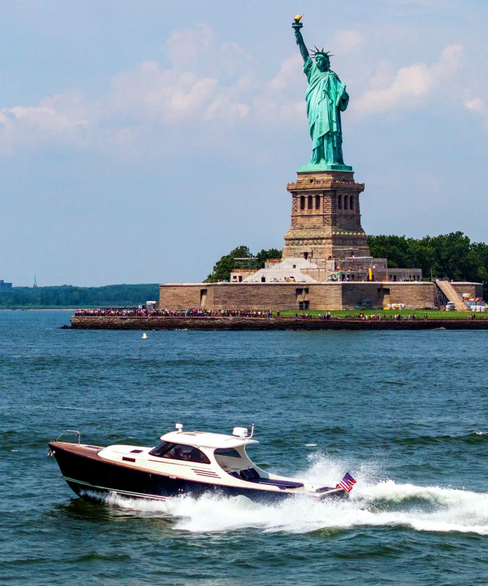 Power & Motoryacht Magazine